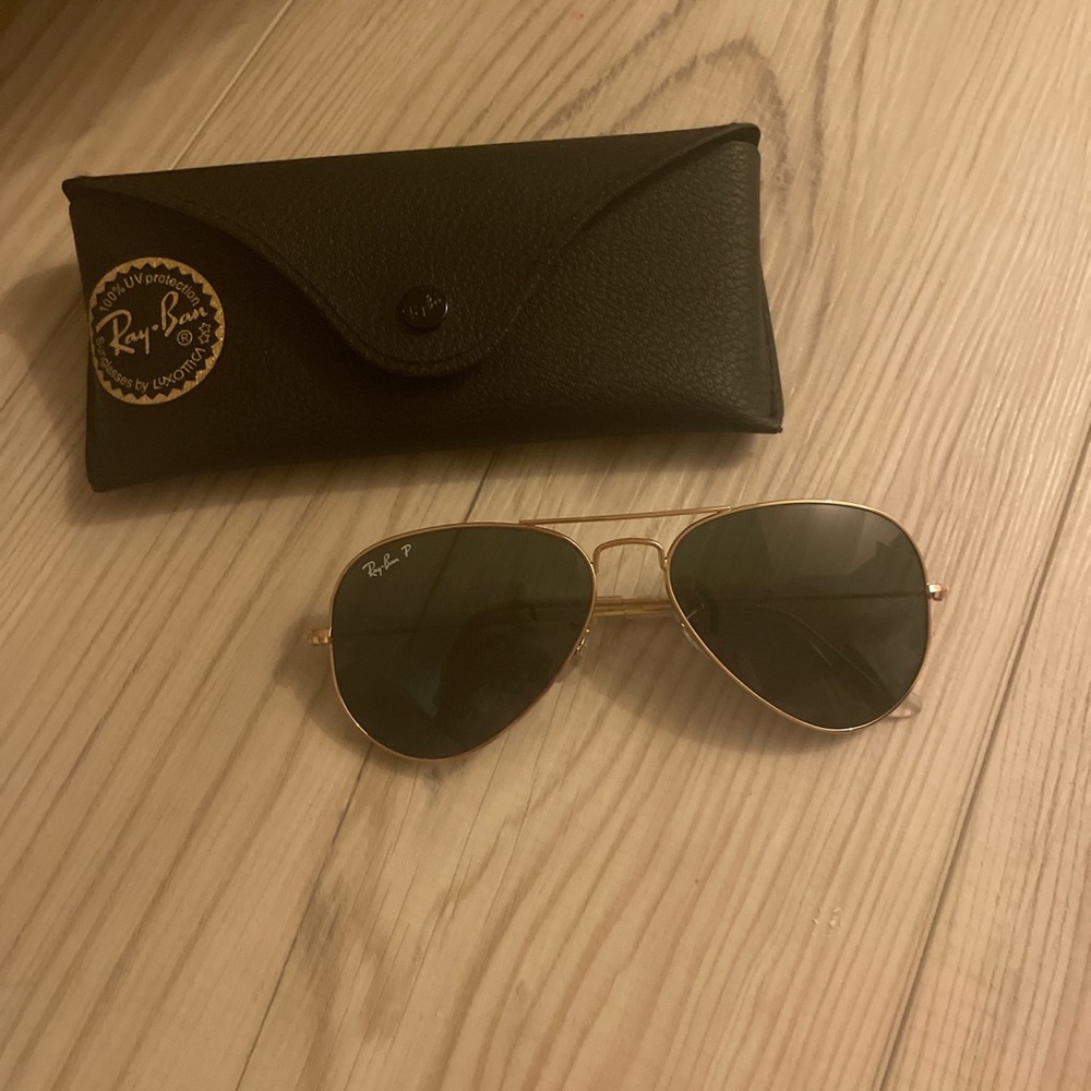 Aviator style ray bans. Amazing condition. Worn once.